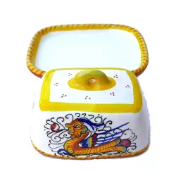 Deruta majolica small butter dish hand painted with Raphaelesque decoration