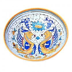 Deruta majolica salad bowl hand painted with Raphaelesque decoration